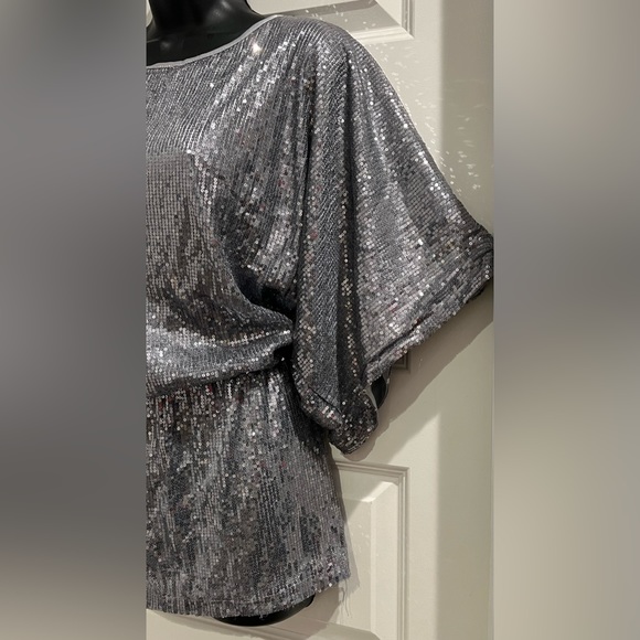 🥇 BLQ MKT Sequin Batwing Mini Shirt Dress - Picture 4 of 11